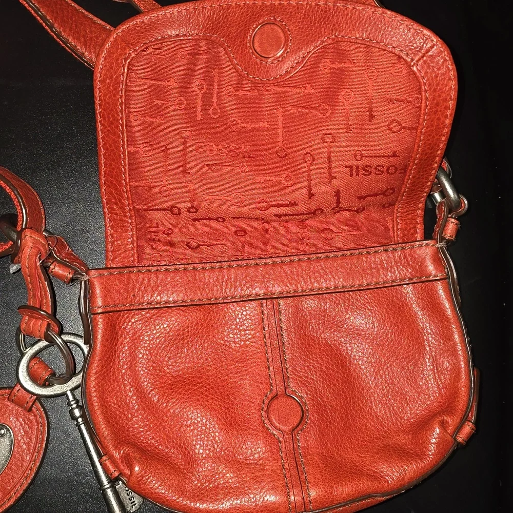 Fossil Nwt Purse Bag Maddox Scarlet Red Genuine Leather Crossbody charm Shoulder